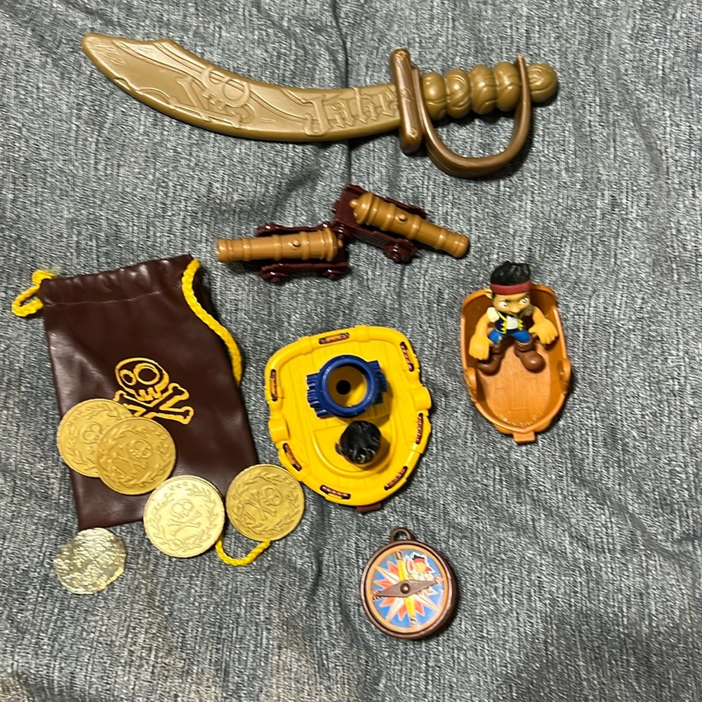Bundle of preowned Pirate toys including Jake and Neverland Pirates